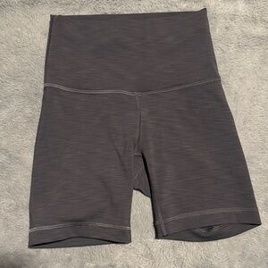 NWOT!!Size 2 Lululemon Wunder Train 6” biker shorts
